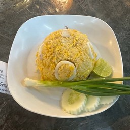 ข้าวผัดปลาหมึก เล็ก