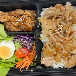 Bento (สันคอหมู+ไก่) ผัดซอสเทอริยากิ + ไข่ต้ม + ผักไฮโดร