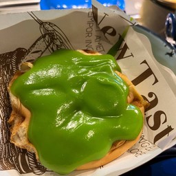 ปังวาฟเฟิลสังขยาใบเตย