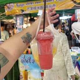 ร้านผลไม้สดปั่น ตลาดอินดี้จตุจักร