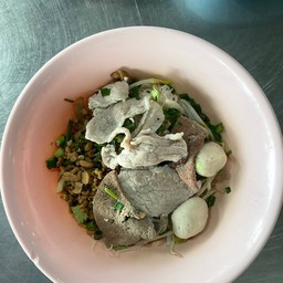 ก๋วยเตียวแห้งต้มยำ