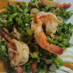 ยำถั่วพูกุ้งสด