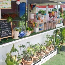 น้ำปั่นยาใจ ริมทุ่งนา