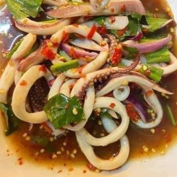 ยำปลาหมึก