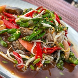 ตำขนมจีนร้านมอมอ