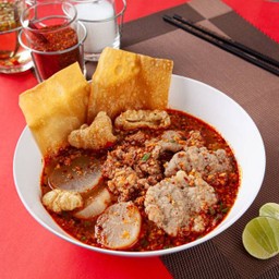 เกาเหลาหมูลอยต้มยำพริกคั่ว.