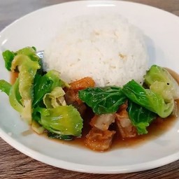 ผัดแขนงราดข้าว