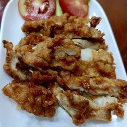 สะโพกไก่ทอดน้ำจิ้มแจ่ว