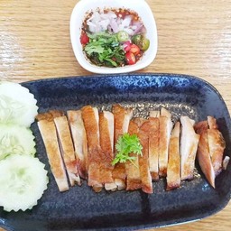 ไก่ย่างสับ เล็ก คู่น้ำจิ้มแจ่ว(เนื้อสะโพก)