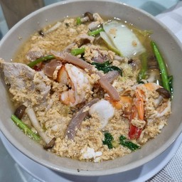 สุกี้ทะเลน้ำไข่ฟู