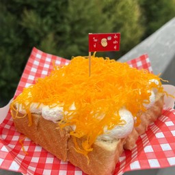 ขนมปังปิ้งวิปครีม+ฝอยทอง