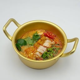 มาม่าต้มยำหมูกรอบ