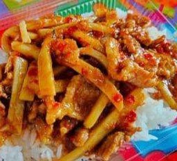 ผัดพริกแกงหน่อไม้