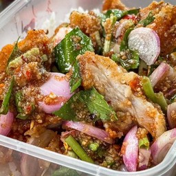 ข้าวน้ำตกไก่กรอบ