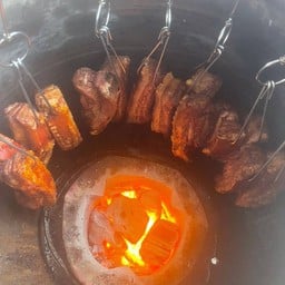 หมูกรอบอบโอ่ง