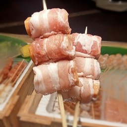 สามชั้นพันฮอทดอก