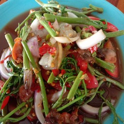 ยำหอยแครงผักกะเฉดกุ้งสด