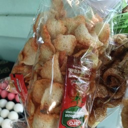 แคบลูกชิ้นปลาทอด