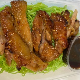 บะหมี่หยกไก่ย่างคลุกฝุ่น