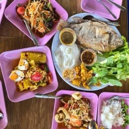 ส้มตำ&ยำยกครก - วัดท่าช้าง