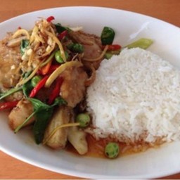 ผัดฉ่าราดข้าว