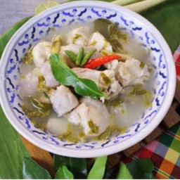 ต้มยำไก่ใบมะขาม