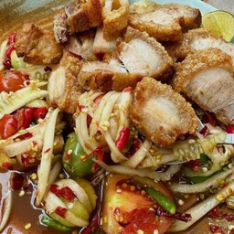 ตำแตงหมูกรอบ