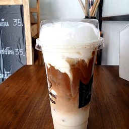กาแฟมะพร้าวลาเต้วิปชีส