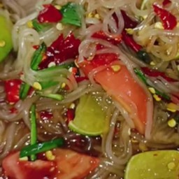 เส้นเล็กตำแซ่บ