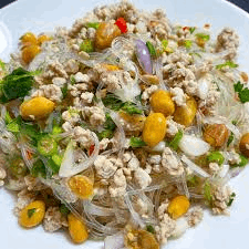 ยำวุ้นเส้นโบราณเครื่องแน่นแซ่บเวอร์ by ก้อย
