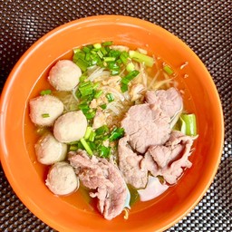 เส้นหมี่ลูกชิ้นเนื้อน้ำใส/น้ำตก