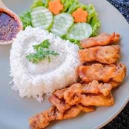 ข้าวเนื้อสัตว์(เลือกเนื้อสัตว์ด้านใน)ทอดน้ำปลาน้ำจิ้มแจ่ว