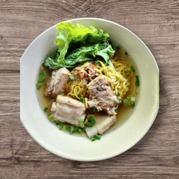 หมี่เหลืองซี่โครงหมู