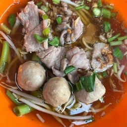 เกาเหลาลูกชิ้นเนื้อน้ำใส/น้ำตก
