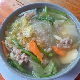 แกงจืดเต้าฮู้วุ้นเส้นหมูสับ