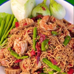 ตำมาม่าทะเลรวม