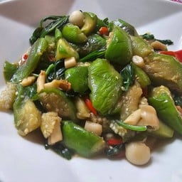 มะเขือยาวผัดโหระพา