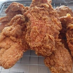 สะโพกไก่ทอดไซส์ใหญ่ 3-5 คน