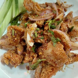 ยำไก่แซ่บเป็นกับ