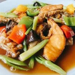 ราดหน้าปลากะพงเต้าซี่ฮองกง