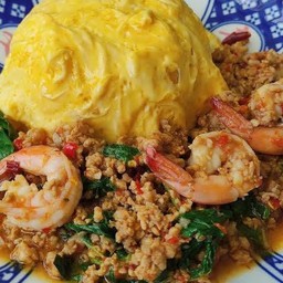 ข้าวไข่ข้นกะเพราหมูสับกุ้ง