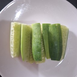 แตงกวาสด