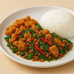 กะเพราหนังไก่กรอบ กับข้าว