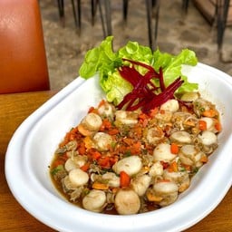 หอยเชลล์จัมโบ้ผัดเนยคั่วกระทะ