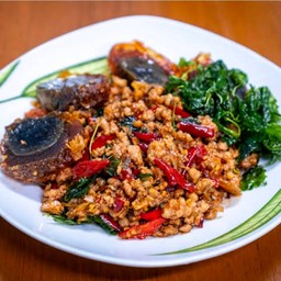 กะเพราไข่เยี่ยวม้า(กับข้าว)