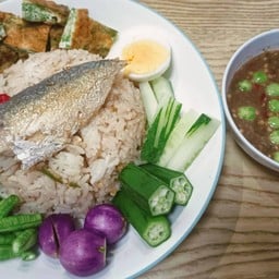 ตาหนวดข้าวหมูทอด