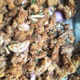 ข้าวราดยำไก่แซ่บซีด