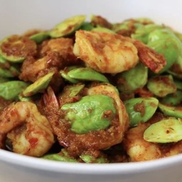 ผัดพริกแกงกุ้งสะตอ