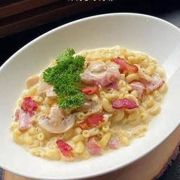 มักกะโรนีคาโบนาร่า ซอสโฮมเมด