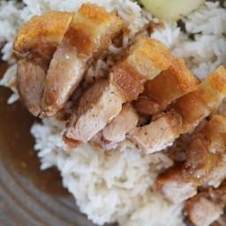 ข้าวหมูกรอบ